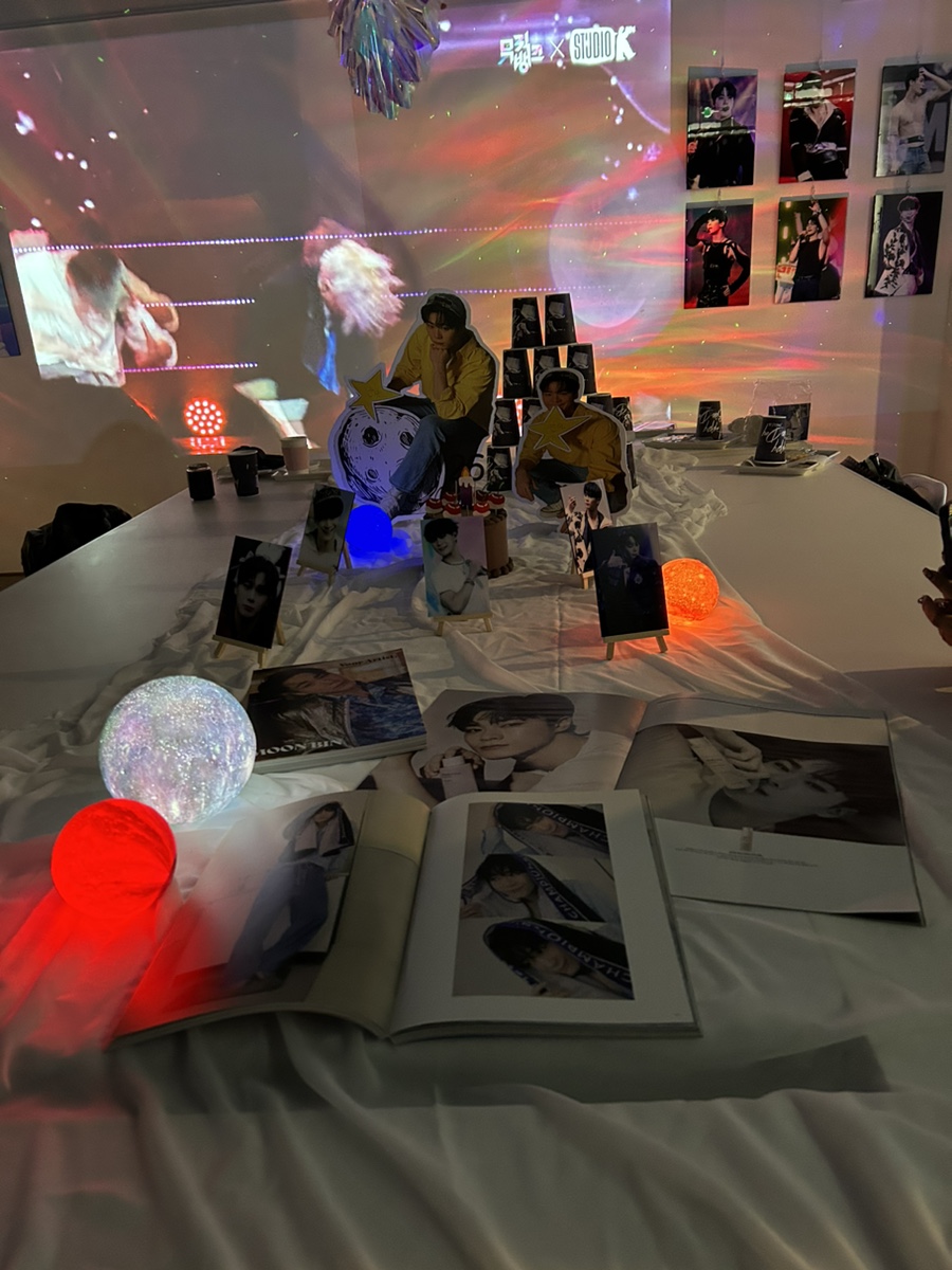 늦덕의 문빈 생일 카페 돌기(홍대 편) 스압주의